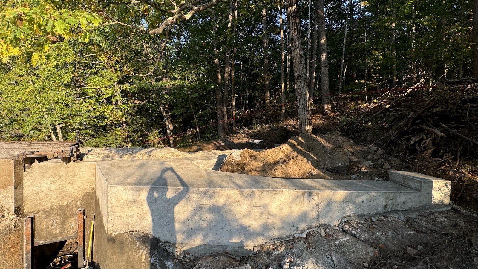 The new abutment wall, stripped of its forms.