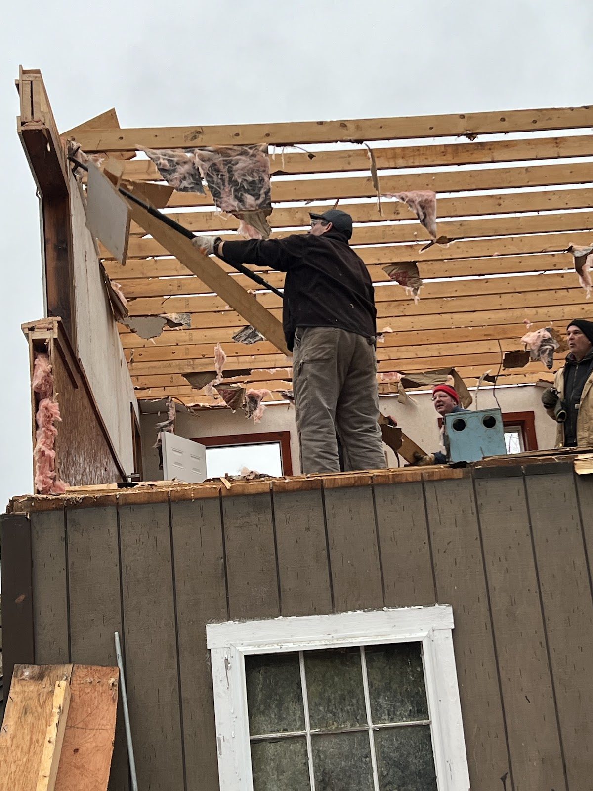 Roof boards coming up.